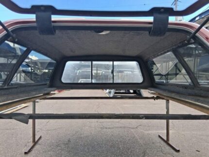 Used 8′ Ultra Series Truck Cap- 07-13 Chevy Silverado L/B (EZ35B)
